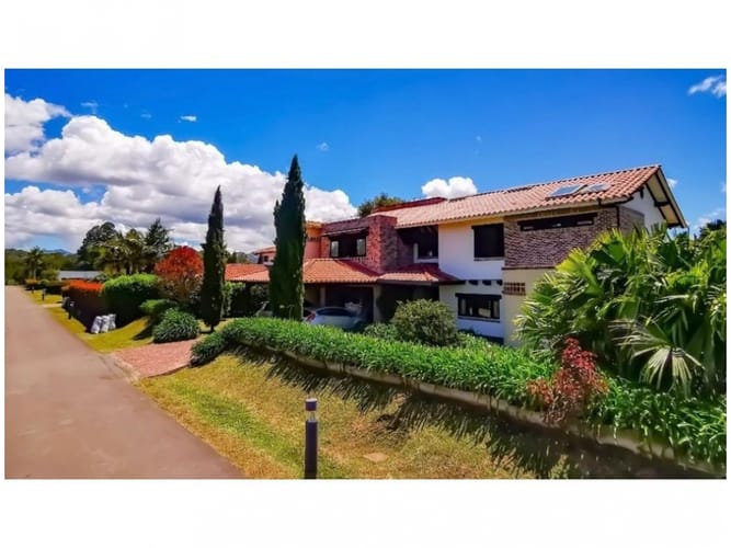 Casa de 4 alcobas en venta en Llano Grande, Rionegro, 1400 m² · foto 3 de 22