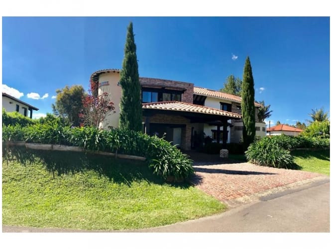 Casa de 4 alcobas en venta en Llano Grande, Rionegro, 1400 m² · foto 4 de 22
