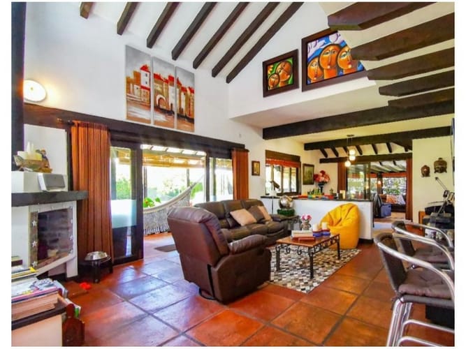 Casa de 4 alcobas en venta en Llano Grande, Rionegro, 1400 m² · foto 8 de 22