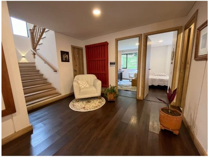 Casa de 6 alcobas en venta en Medellín · foto 7 de 12