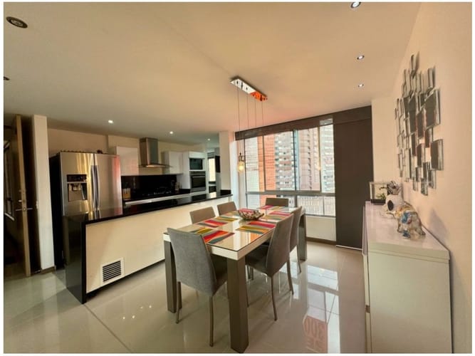 Apartamento de 3 alcobas en venta en Loma Del Chocho, Envigado, 120 m² · foto 2 de 21