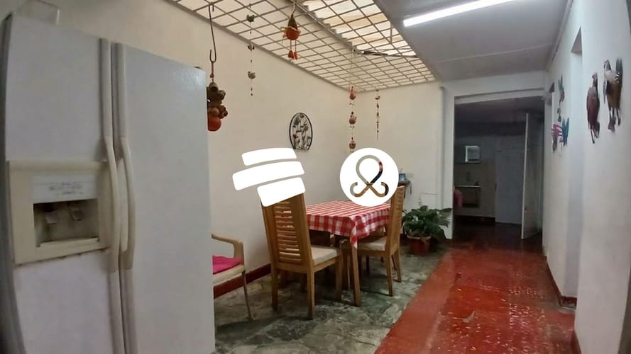 Casa de 8 alcobas en venta en Manrique Central, Medellín, 240 m² · foto 3 de 20