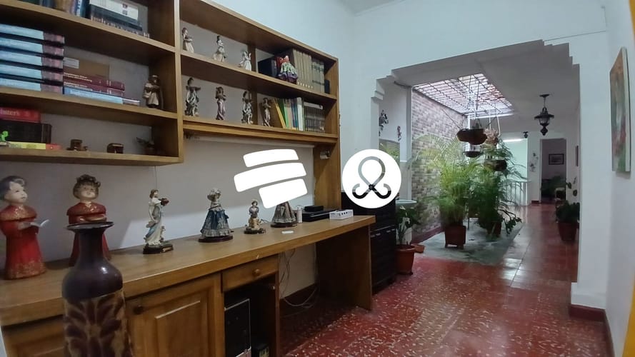 Casa de 8 alcobas en venta en Manrique Central, Medellín, 240 m² · foto 6 de 20