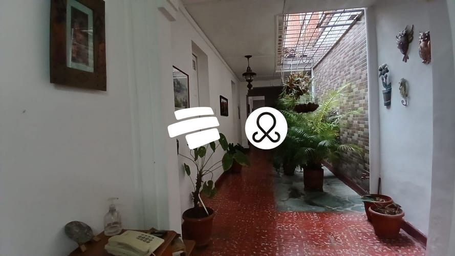 Casa de 8 alcobas en venta en Manrique Central, Medellín, 240 m² · foto 8 de 20