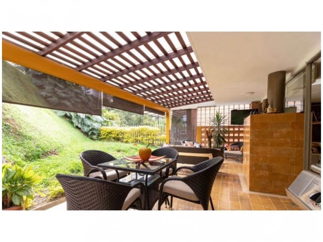 Casa de 3 alcobas en venta en Aves Maria, Sabaneta, 300 m² · foto 3 de 12