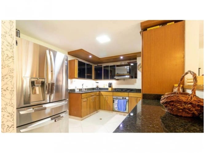 Casa de 3 alcobas en venta en Aves Maria, Sabaneta, 300 m² · foto 5 de 12