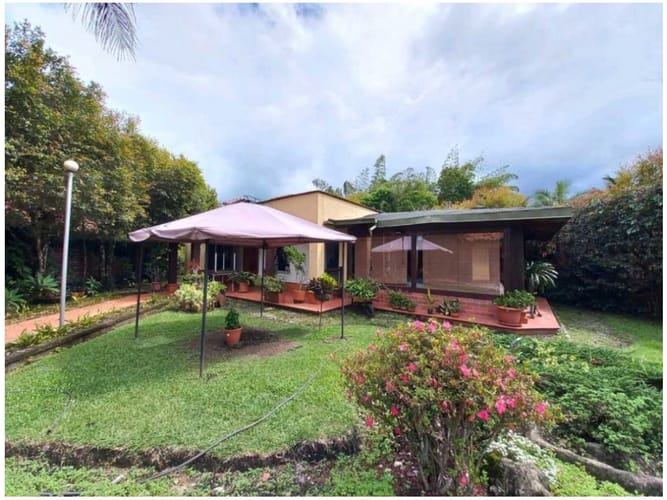 Casa de 5 alcobas en venta en Llano Grande, Rionegro, 285 m² · foto 2 de 14