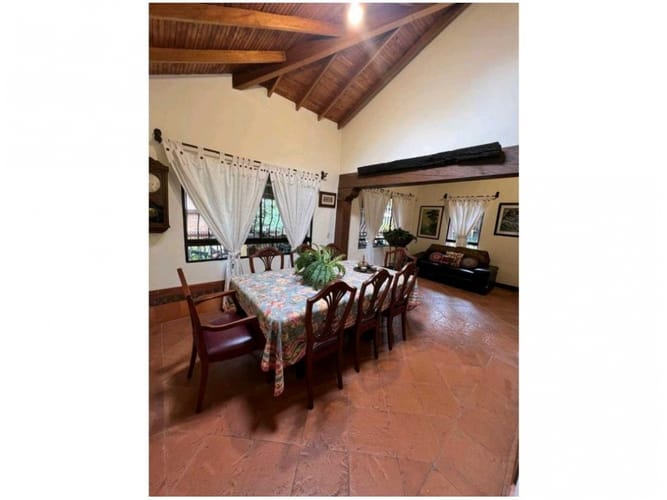 Casa de 5 alcobas en venta en Llano Grande, Rionegro, 285 m² · foto 4 de 14