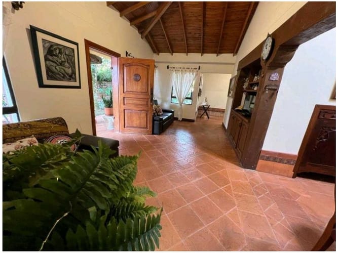 Casa de 5 alcobas en venta en Llano Grande, Rionegro, 285 m² · foto 5 de 14