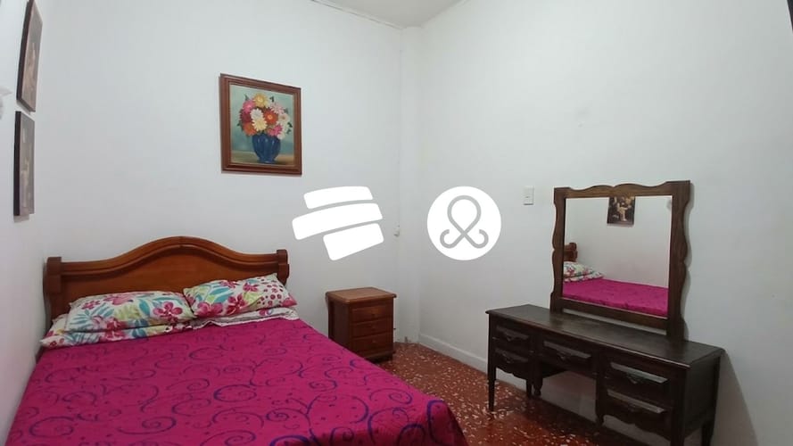 Casa de 8 alcobas en venta en Manrique Central, Medellín, 240 m² · foto 13 de 20