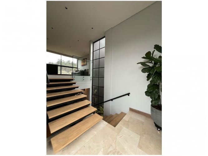 Casa de 4 alcobas en venta en Vía Las Palmas, Envigado, 361 m² · foto 3 de 24
