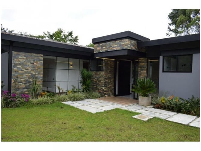 Casa de 3 alcobas en venta en Pantanillo, Medellín, 1800 m² · foto 3 de 8