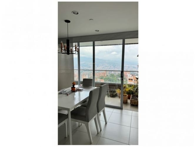 Apartamento de 3 alcobas en venta en Loma Del Chocho, Envigado, 110 m² · foto 4 de 22