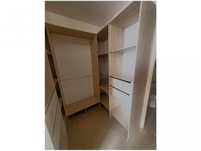 Apartaestudio en venta en El Poblado, Medellín, 55 m² · foto 13 de 24