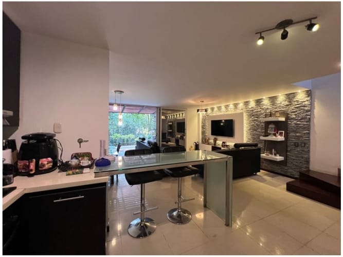 Casa de 3 alcobas en venta en Montessori, Envigado, 226 m² · foto 4 de 18