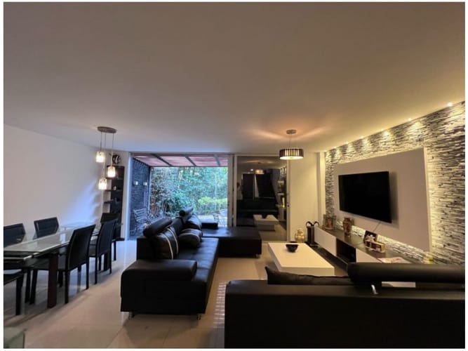 Casa de 3 alcobas en venta en Montessori, Envigado, 226 m² · foto 5 de 18