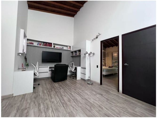 Casa de 3 alcobas en venta en Montessori, Envigado, 226 m² · foto 8 de 18