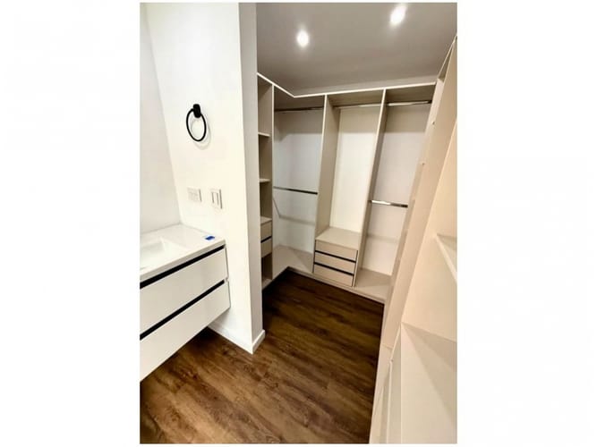 Apartamento de 2 alcobas en venta en El Poblado, Medellín, 84 m² · foto 10 de 14
