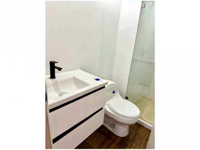 Apartamento de 2 alcobas en venta en El Poblado, Medellín, 84 m² · foto 13 de 14