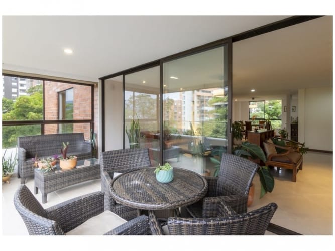 Apartamento de 3 alcobas en venta en Lalinde, Medellín, 170 m² · foto 6 de 24