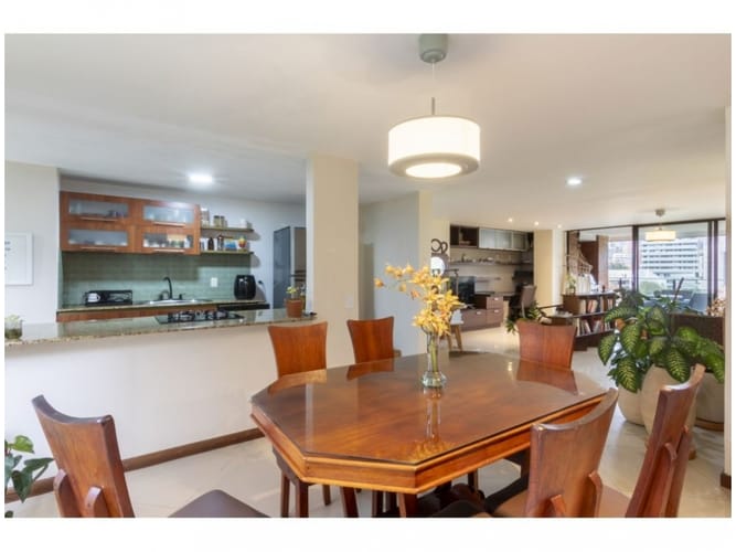 Apartamento de 3 alcobas en venta en Lalinde, Medellín, 170 m² · foto 10 de 24
