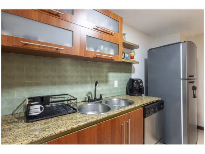 Apartamento de 3 alcobas en venta en Lalinde, Medellín, 170 m² · foto 13 de 24