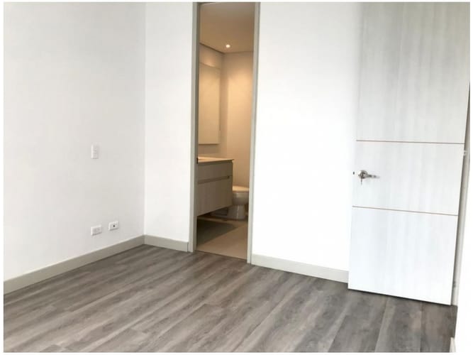 Apartamento en venta en El Poblado, Medellín · foto 6 de 20