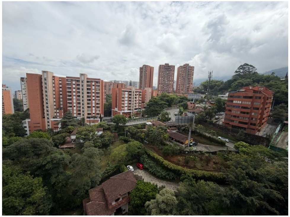 Apartamento en venta en Camino Verde, Envigado · foto 2 de 16