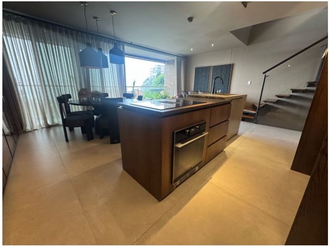 Casa de 3 alcobas en venta en San Lucas, Medellín, 223 m² · foto 4 de 24