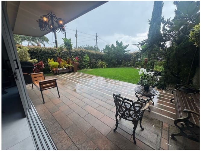 Casa de 3 alcobas en venta en San Lucas, Medellín, 223 m² · foto 23 de 24