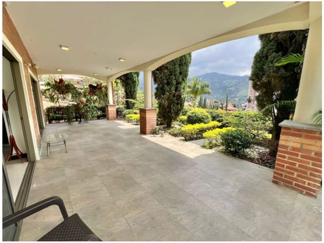 Casa de 3 alcobas en venta en El Carmelo Ii, Sabaneta, 350 m² · foto 8 de 22