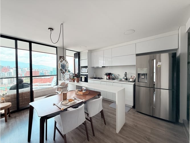 Apartamento de 2 alcobas en venta en El Poblado, Medellín, 96 m² · foto 6 de 6