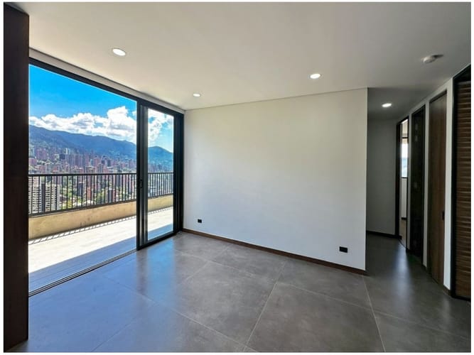 Apartaestudio en venta en El Poblado, Medellín, 98 m² · foto 9 de 24