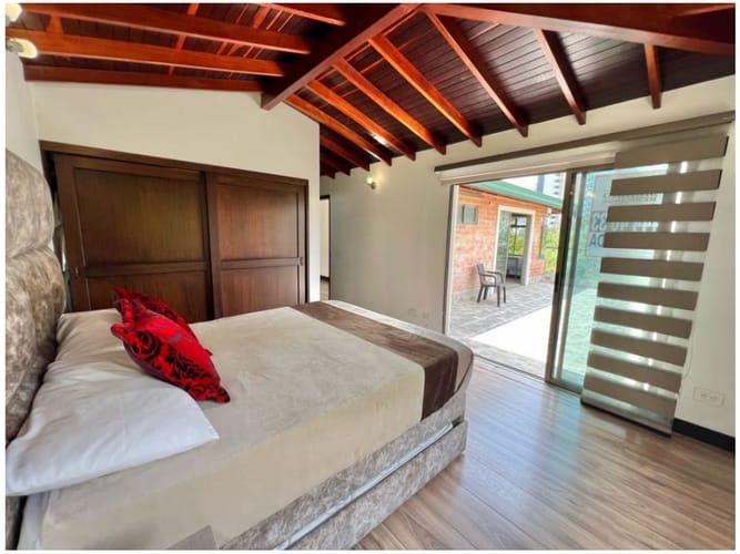 Casa de 3 alcobas en venta en El Carmelo Ii, Sabaneta, 350 m² · foto 16 de 22