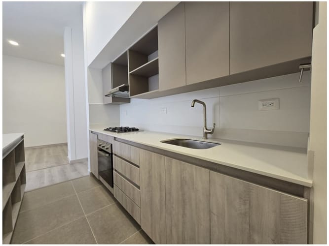 Apartamento de 3 alcobas en venta en El Poblado, Medellín, 117 m² · foto 5 de 14