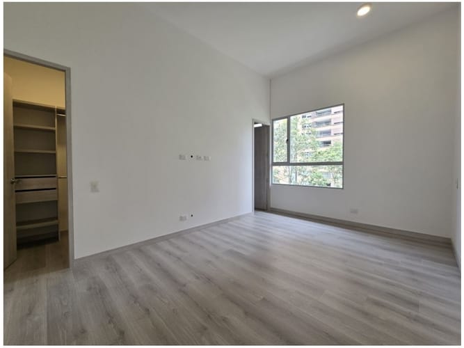 Apartamento de 3 alcobas en venta en El Poblado, Medellín, 117 m² · foto 9 de 14