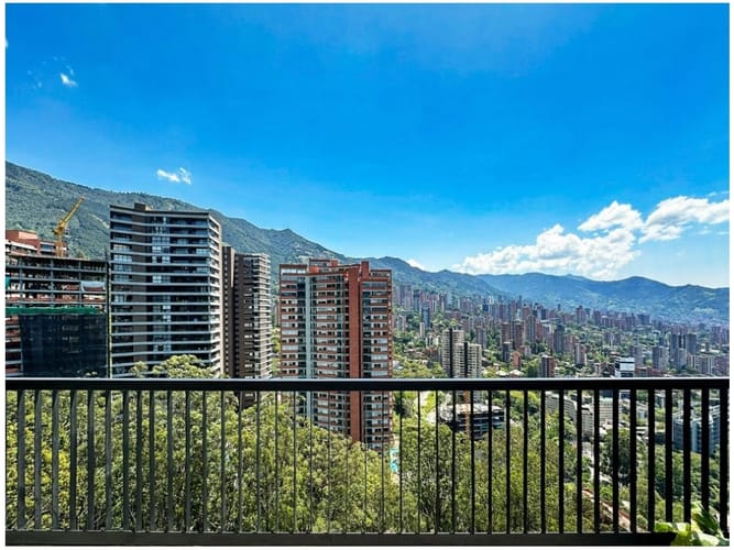 Apartaestudio en venta en El Poblado, Medellín, 98 m² · foto 21 de 24
