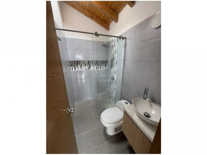 Casa de 4 alcobas en venta en Medellín, 140 m² · foto 8 de 21