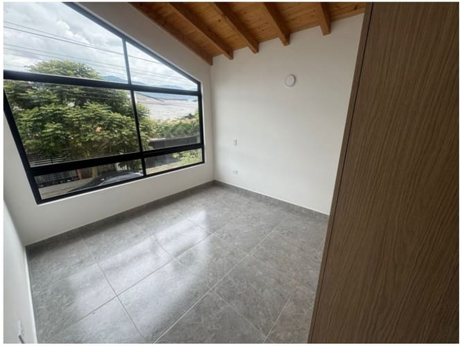Casa de 4 alcobas en venta en Medellín, 140 m² · foto 10 de 21