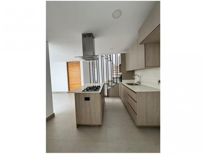 Casa de 3 alcobas en venta en Lomitas, Medellín, 140 m² · foto 3 de 24