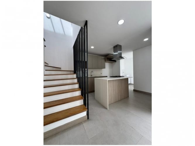 Casa de 3 alcobas en venta en Lomitas, Medellín, 140 m² · foto 4 de 24