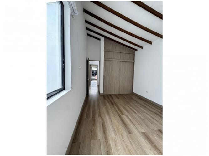Casa de 3 alcobas en venta en Lomitas, Medellín, 140 m² · foto 9 de 24