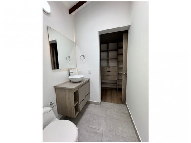 Casa de 3 alcobas en venta en Lomitas, Medellín, 140 m² · foto 12 de 24