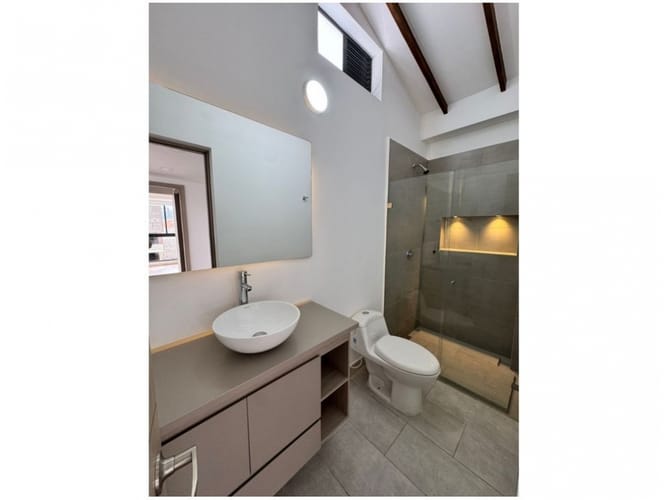 Casa de 3 alcobas en venta en Lomitas, Medellín, 140 m² · foto 16 de 24