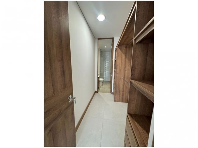 Apartamento de 2 alcobas en venta en El Poblado, Medellín, 94 m² · foto 10 de 23
