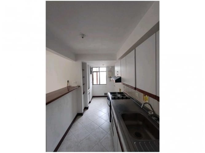 Apartamento de 2 alcobas en venta en El Poblado, Medellín, 82 m² · foto 4 de 13