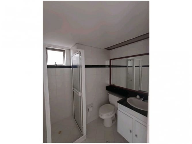 Apartamento de 2 alcobas en venta en El Poblado, Medellín, 82 m² · foto 5 de 13