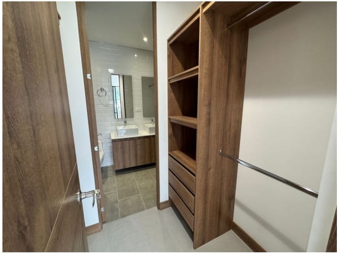 Apartamento de 2 alcobas en venta en El Poblado, Medellín, 94 m² · foto 19 de 23