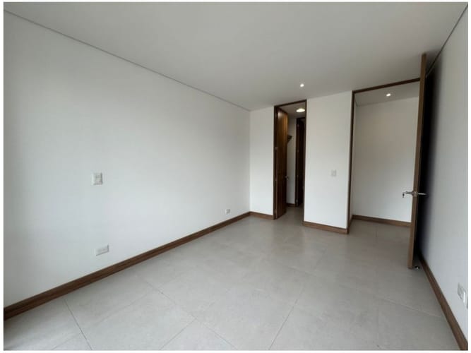 Apartamento de 2 alcobas en venta en El Poblado, Medellín, 94 m² · foto 20 de 23