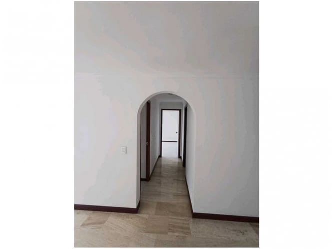 Apartamento de 2 alcobas en venta en El Poblado, Medellín, 82 m² · foto 9 de 13